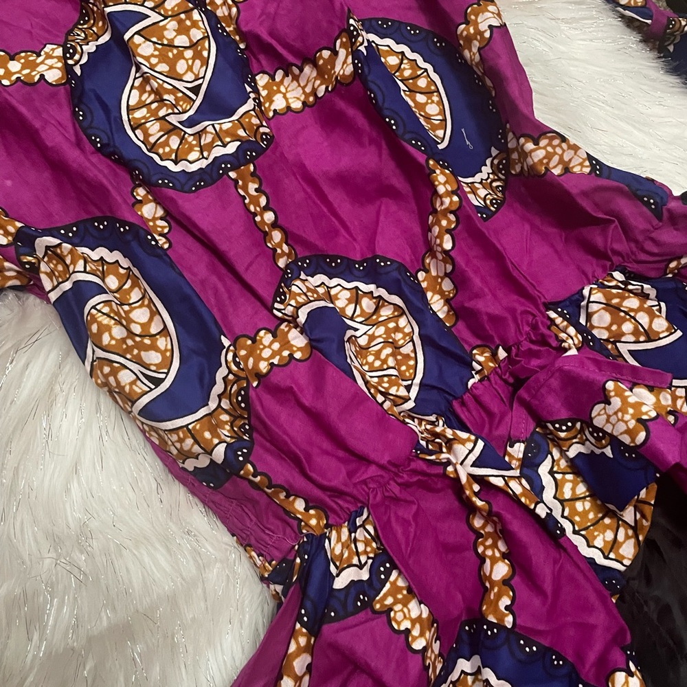 Vibrant Patterned African Custom - image 3